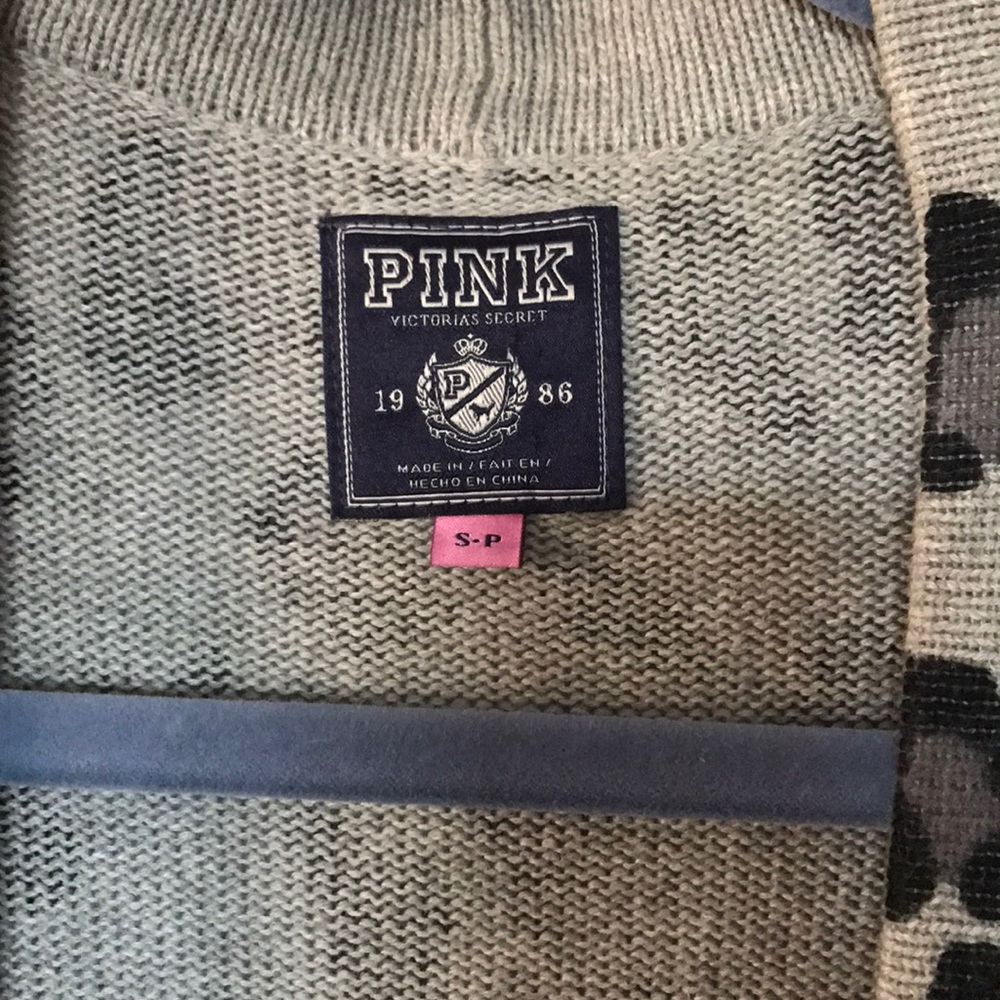 VS PINK Grey Leopard Oversized Cardigan - Picture 2 of 5